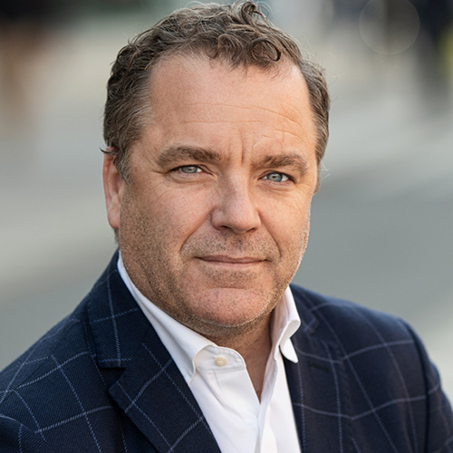 Rikard Silverfur, Fastighetsägarna